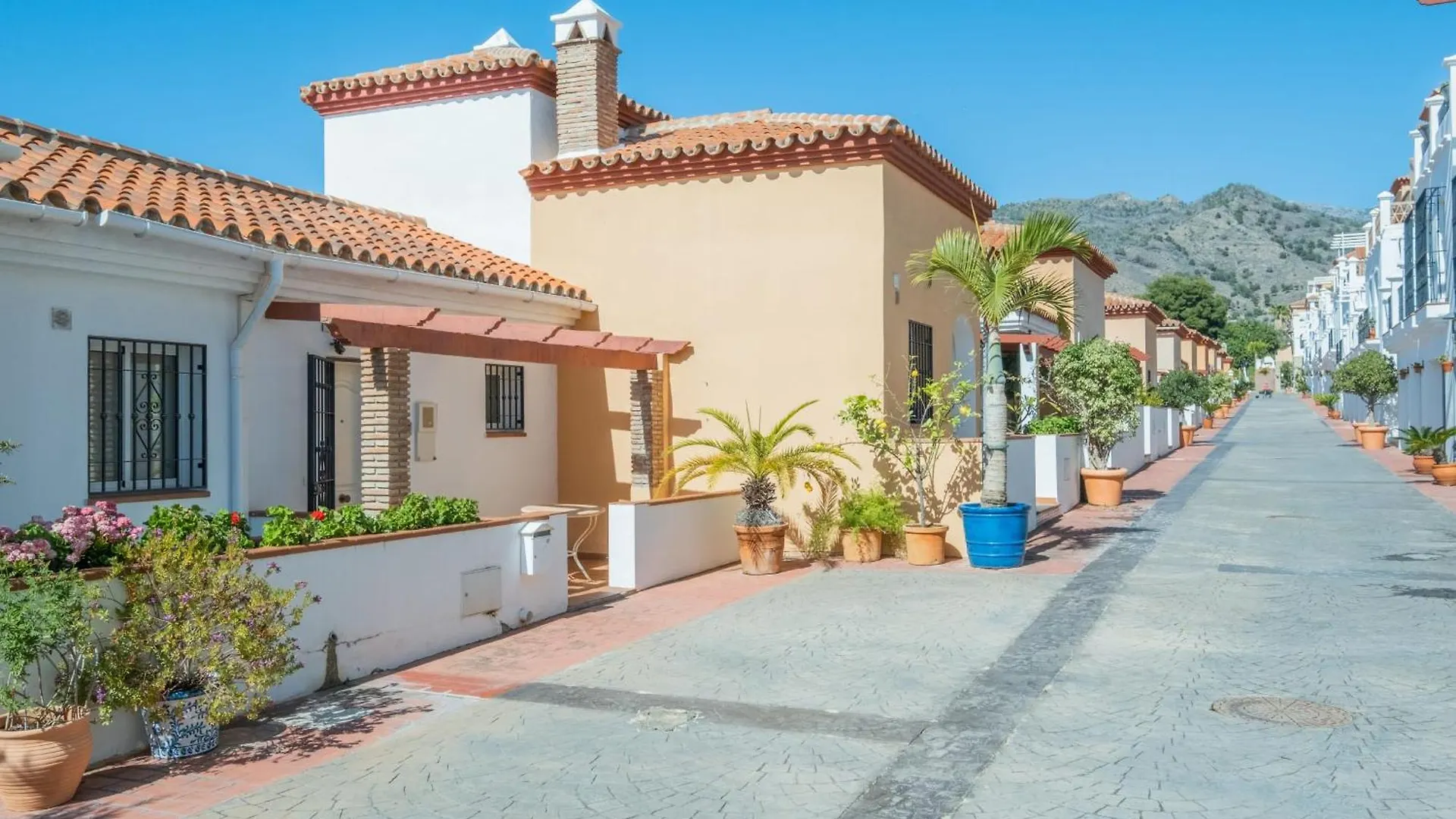 Holiday home Aljamar 24 Comfortable House Near Burriana Beach Nerja