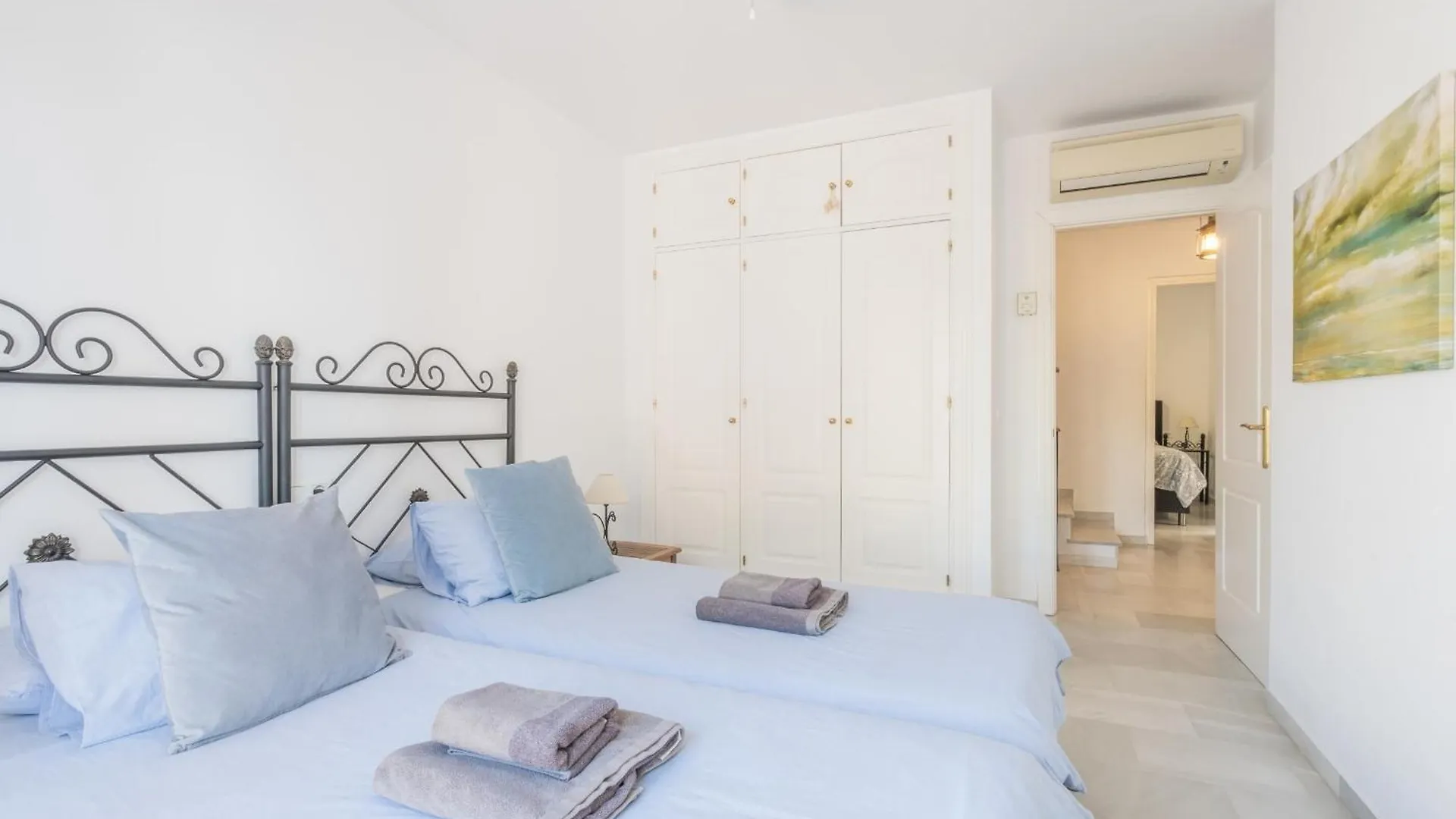 Aljamar 24 Comfortable House Near Burriana Beach Nerja Spain